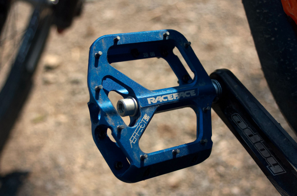 Race Face Aeffect Flat Pedal Review | off-road.cc